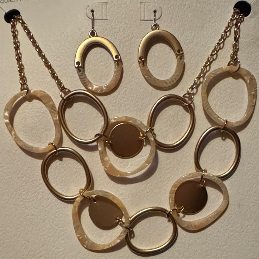 Time and Tru Gold and Cream Necklace Set